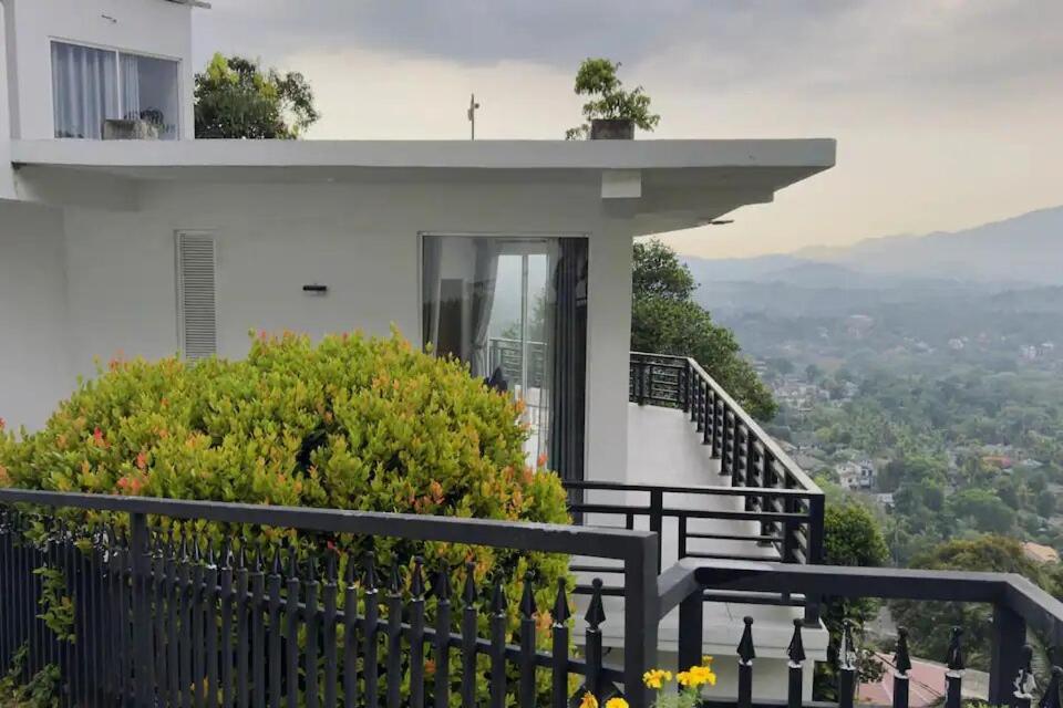 كاندي Dream House Residence المظهر الخارجي الصورة